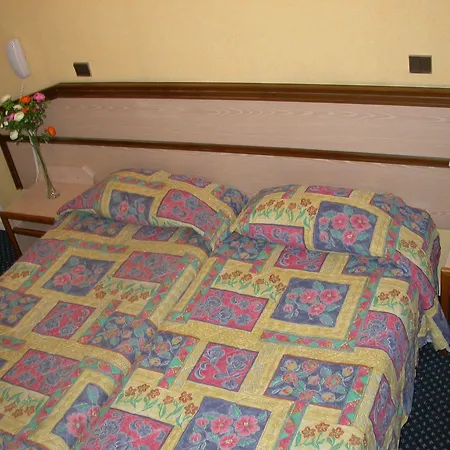 Ibis Styles Batignolles Hotel Paris