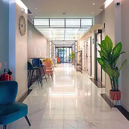 Ibis Styles Batignolles パリ