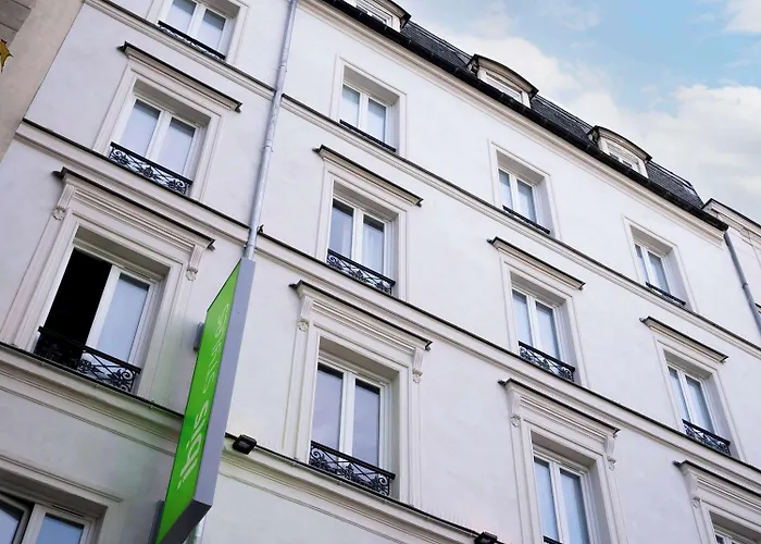 Ibis Styles Batignolles Hotel 3*