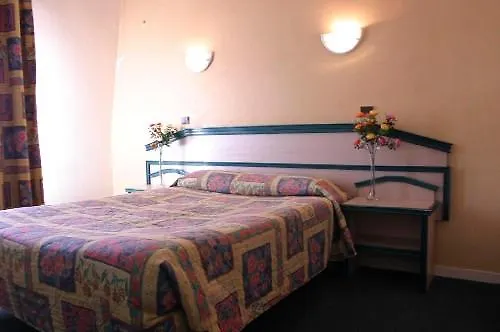 Ibis Styles Batignolles パリ